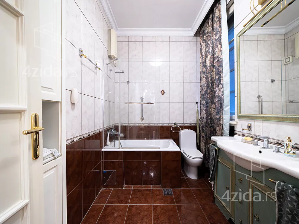 Troiposoban stan | 4zida