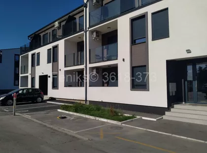 Vojvođanska | 4zida.rs