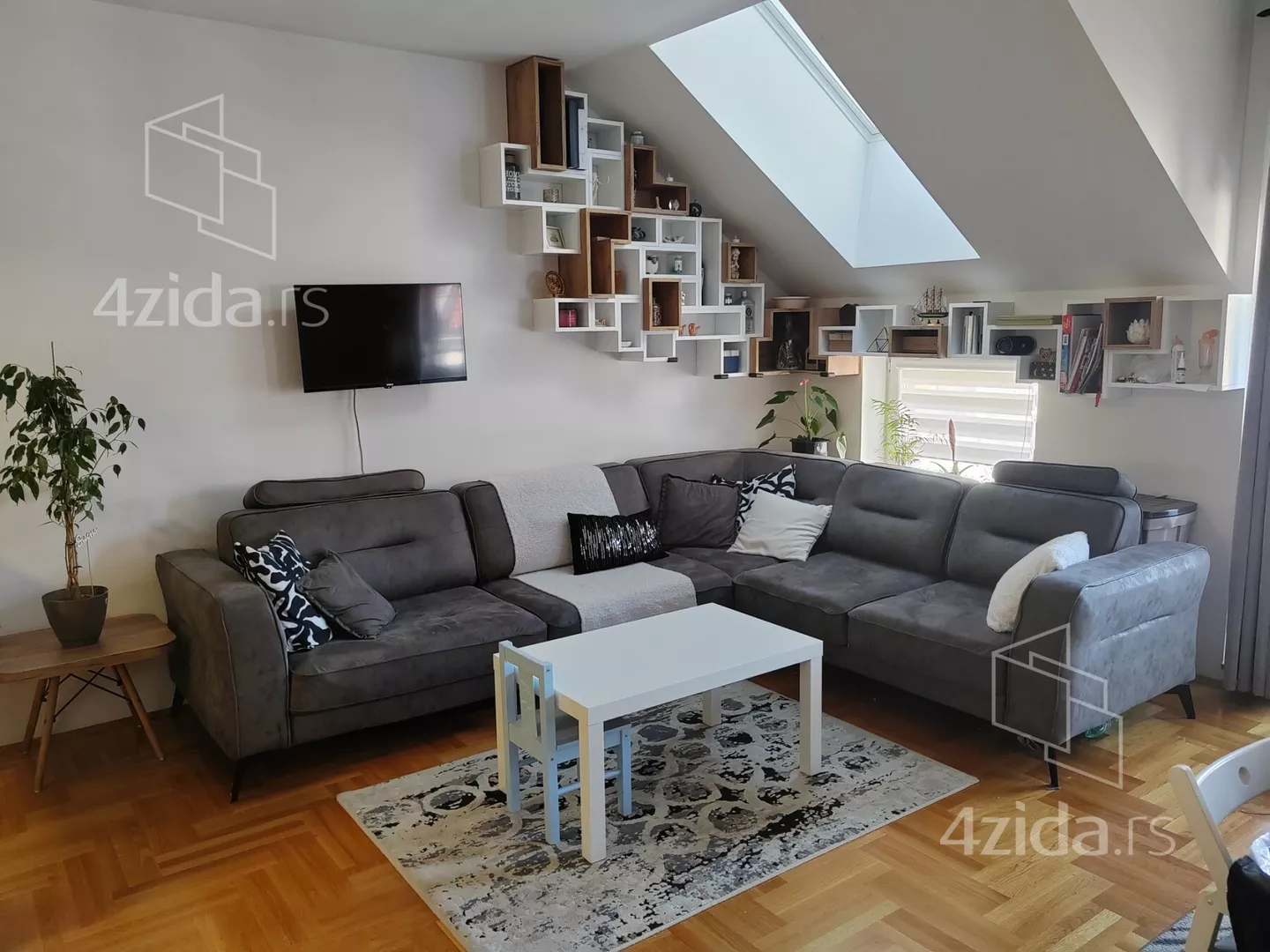 Četvorosoban stan | 4zida