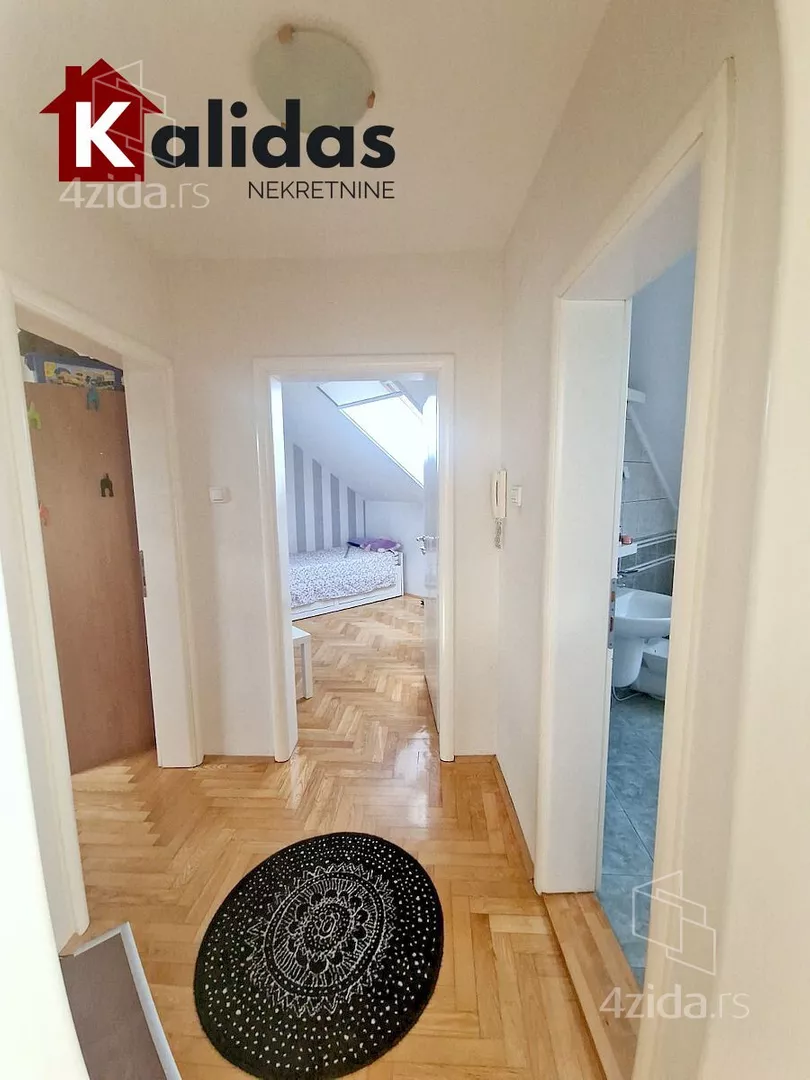 Troiposoban stan | 4zida