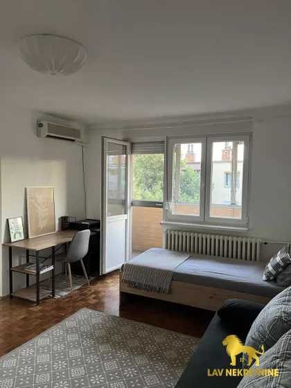 NADEŽDE PETROVIĆ | 4zida.rs