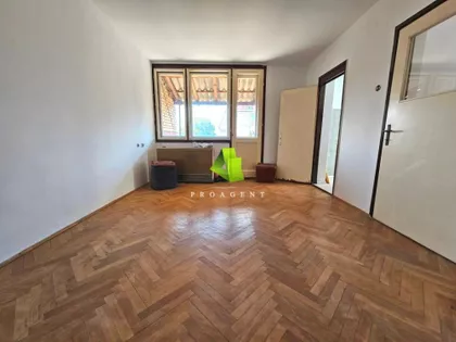 Vojna Bolnica | 4zida.rs