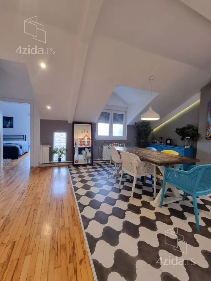 Sedmosoban stan | 4zida