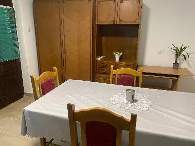 Vase Čarapića | 4zida.rs