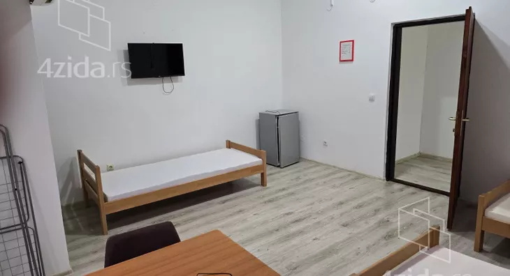 Šestosoban stan | 4zida