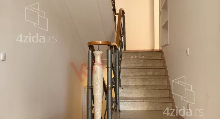 4-etažna kuća | 4zida