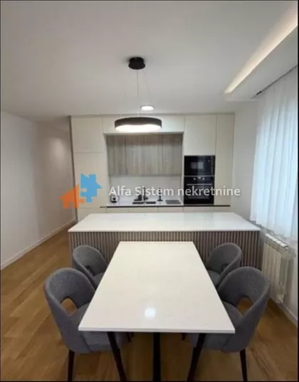 Autokomanda | 4zida.rs