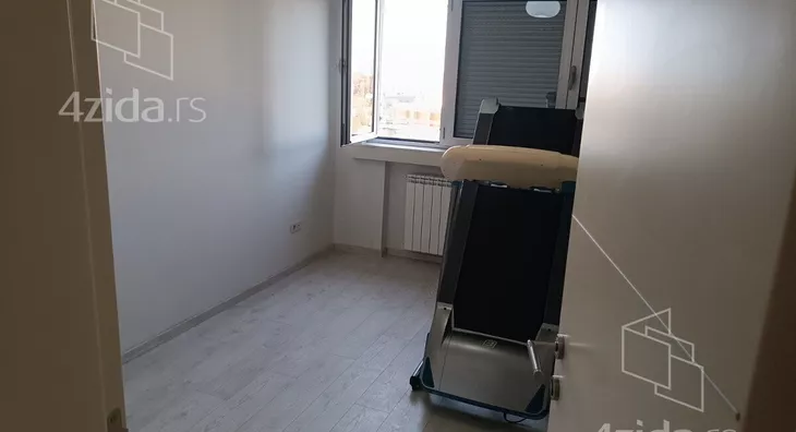 Četvoroiposoban stan | 4zida