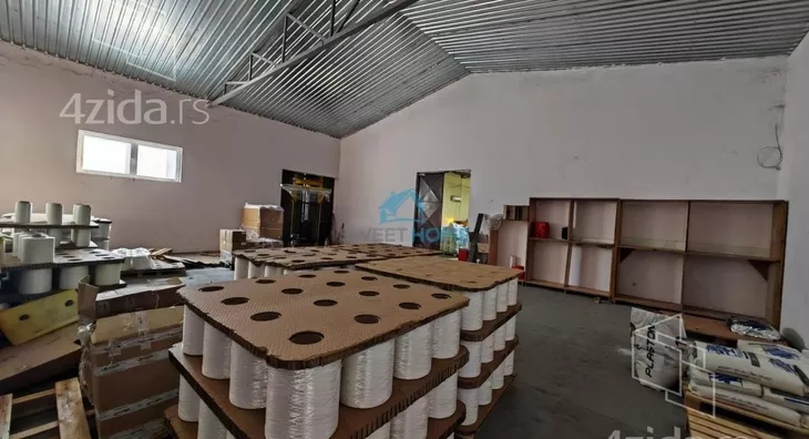 Poslovna zgrada | 4zida