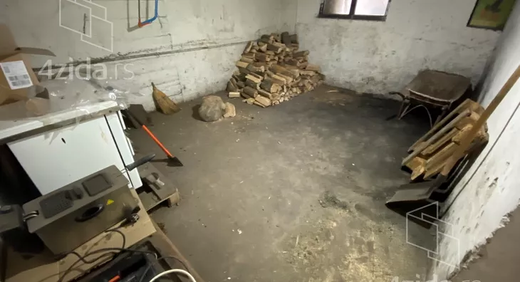 Šestosoban stan | 4zida