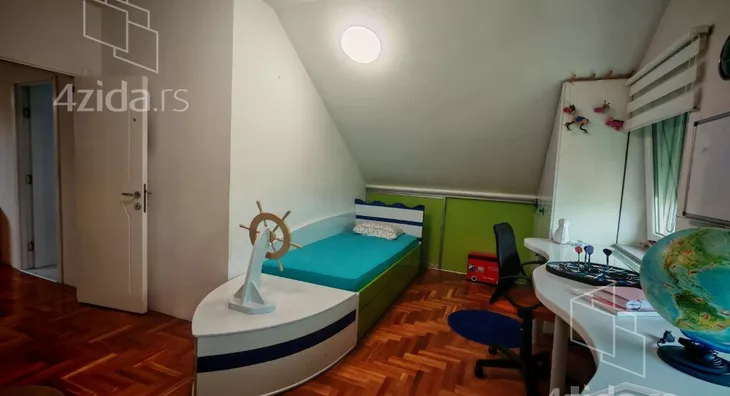 Petosoban stan | 4zida