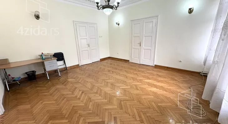 Šestosoban stan | 4zida