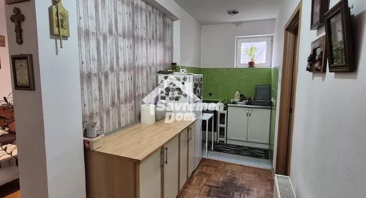 Šestosoban stan | 4zida