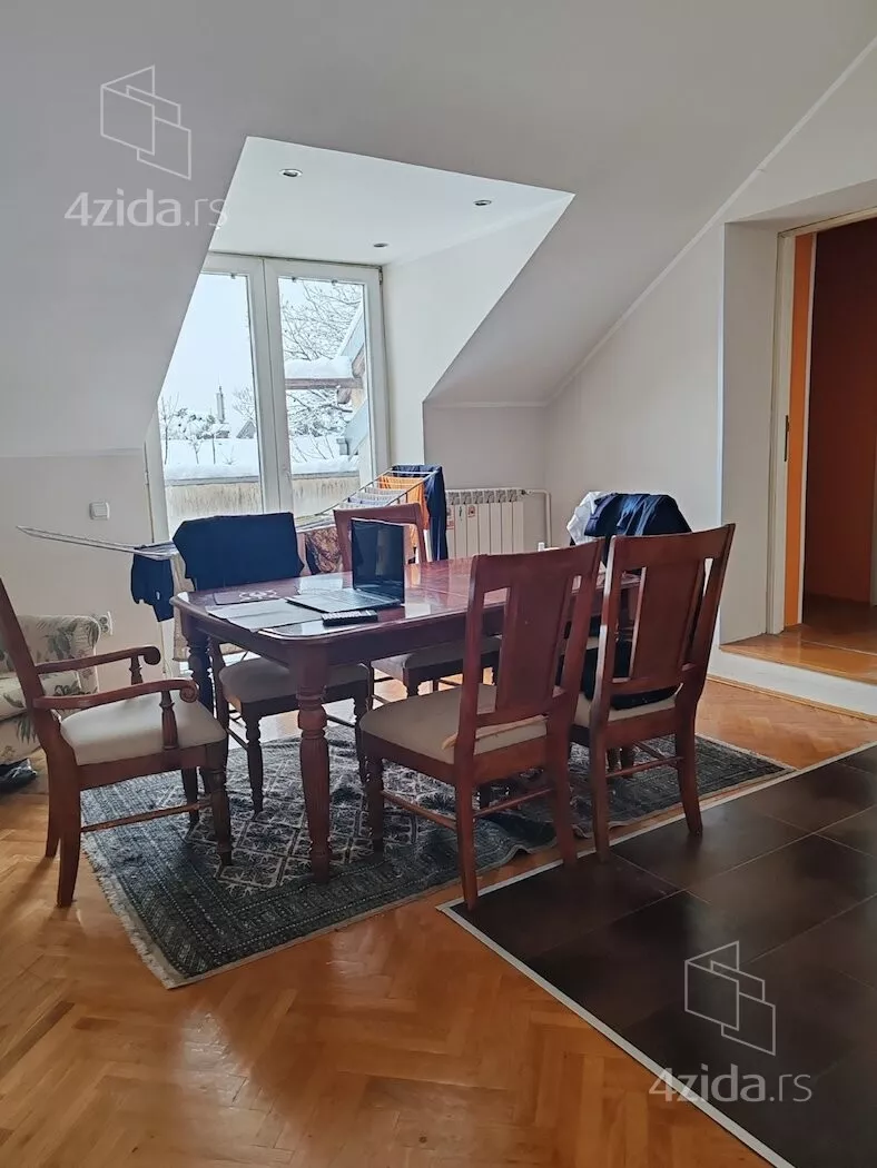 Šestosoban stan | 4zida