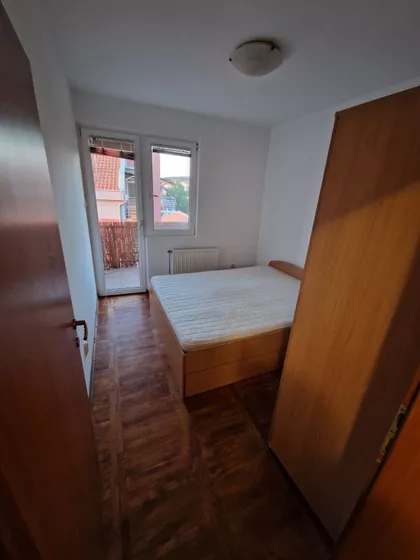 Lovačka 22b | 4zida.rs