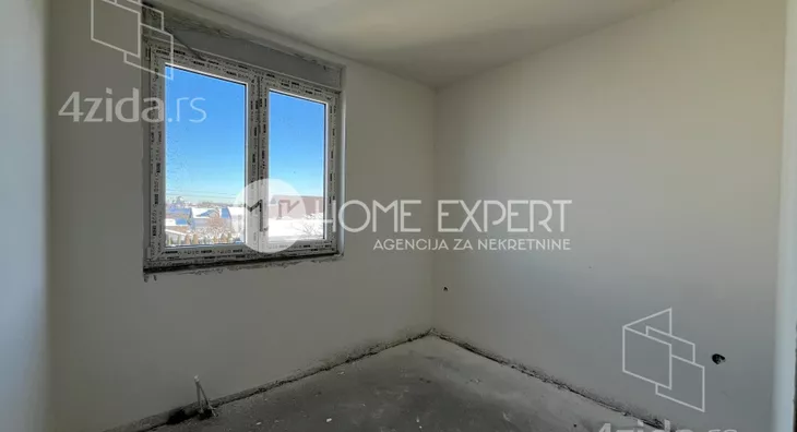 Šestosoban stan | 4zida