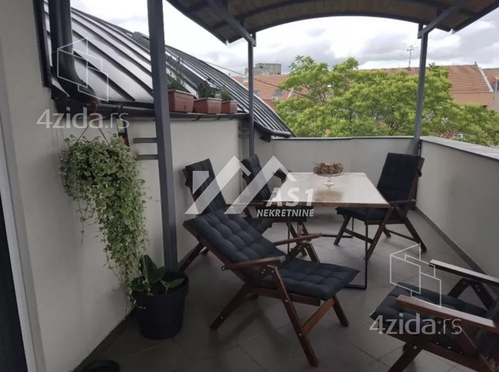 Petosoban stan | 4zida