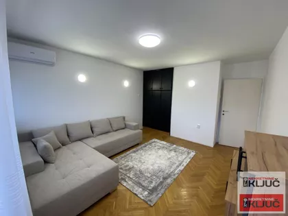 Železnička stanica | 4zida.rs