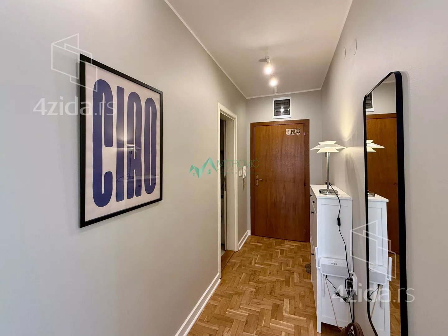 Troiposoban stan | 4zida