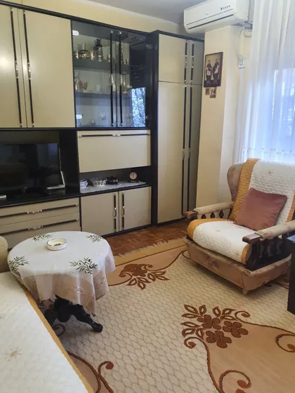 Josifa Šnersona 4 | 4zida.rs