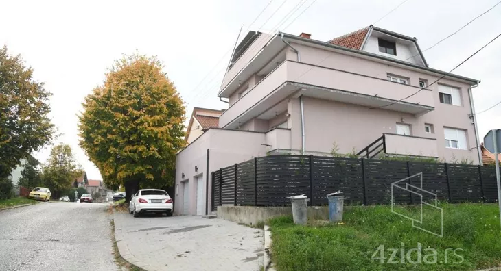 Kuća | 4zida