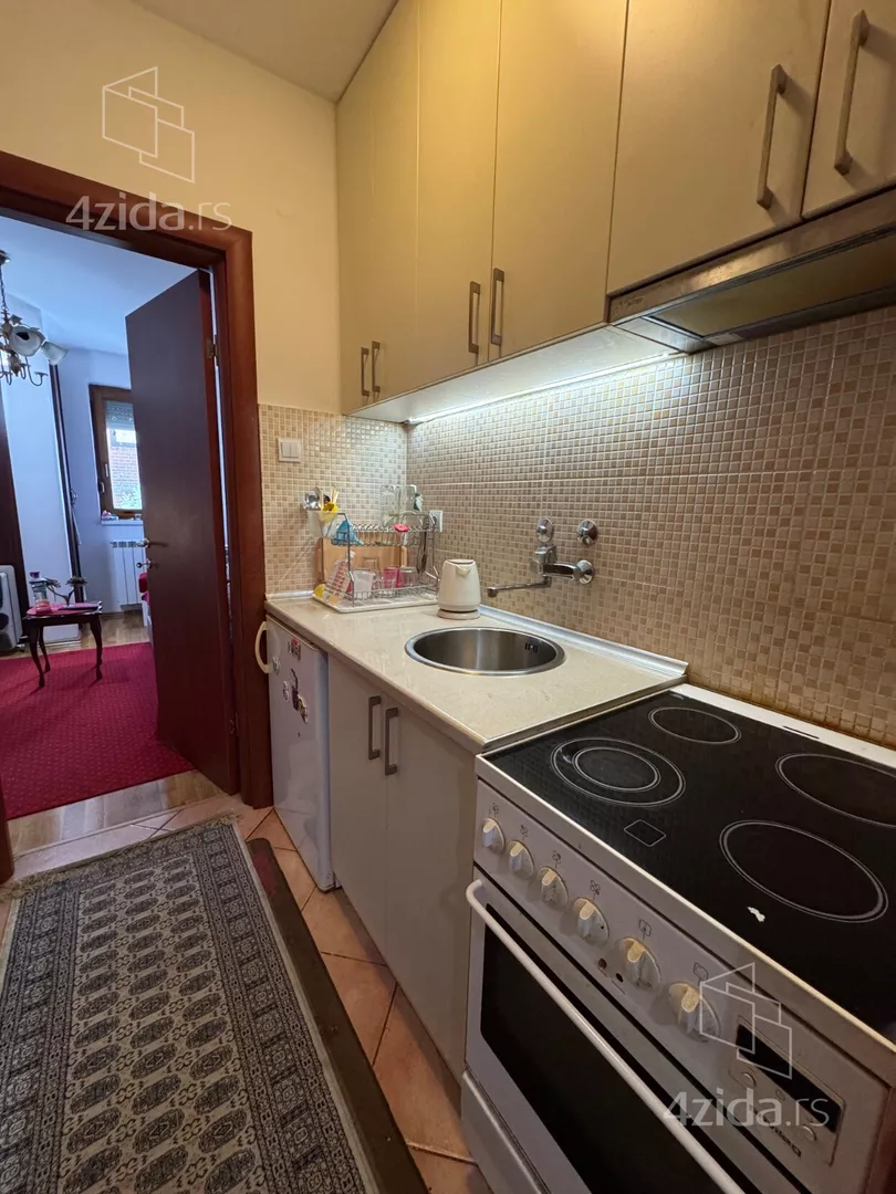 Petoiposoban stan | 4zida