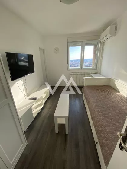 Crveni Krst Vračar | 4zida.rs