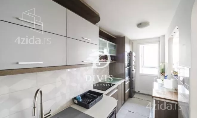 Četvoroiposoban stan | 4zida