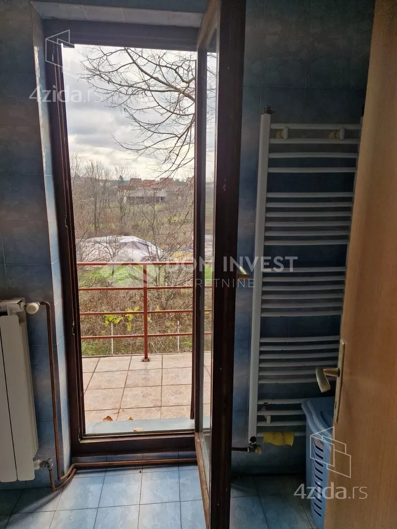 Četvoroiposoban stan | 4zida