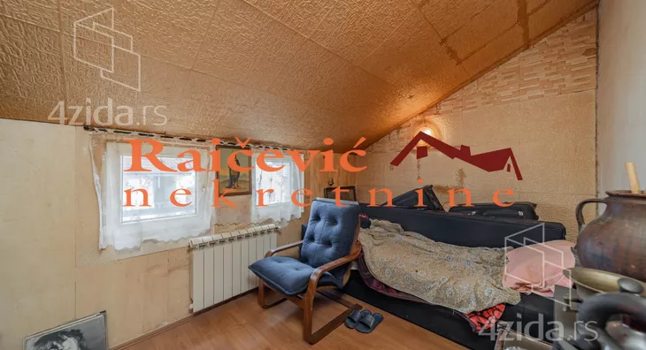 Četvoroiposoban stan | 4zida