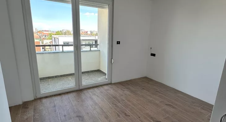 Četvoroiposoban stan | 4zida