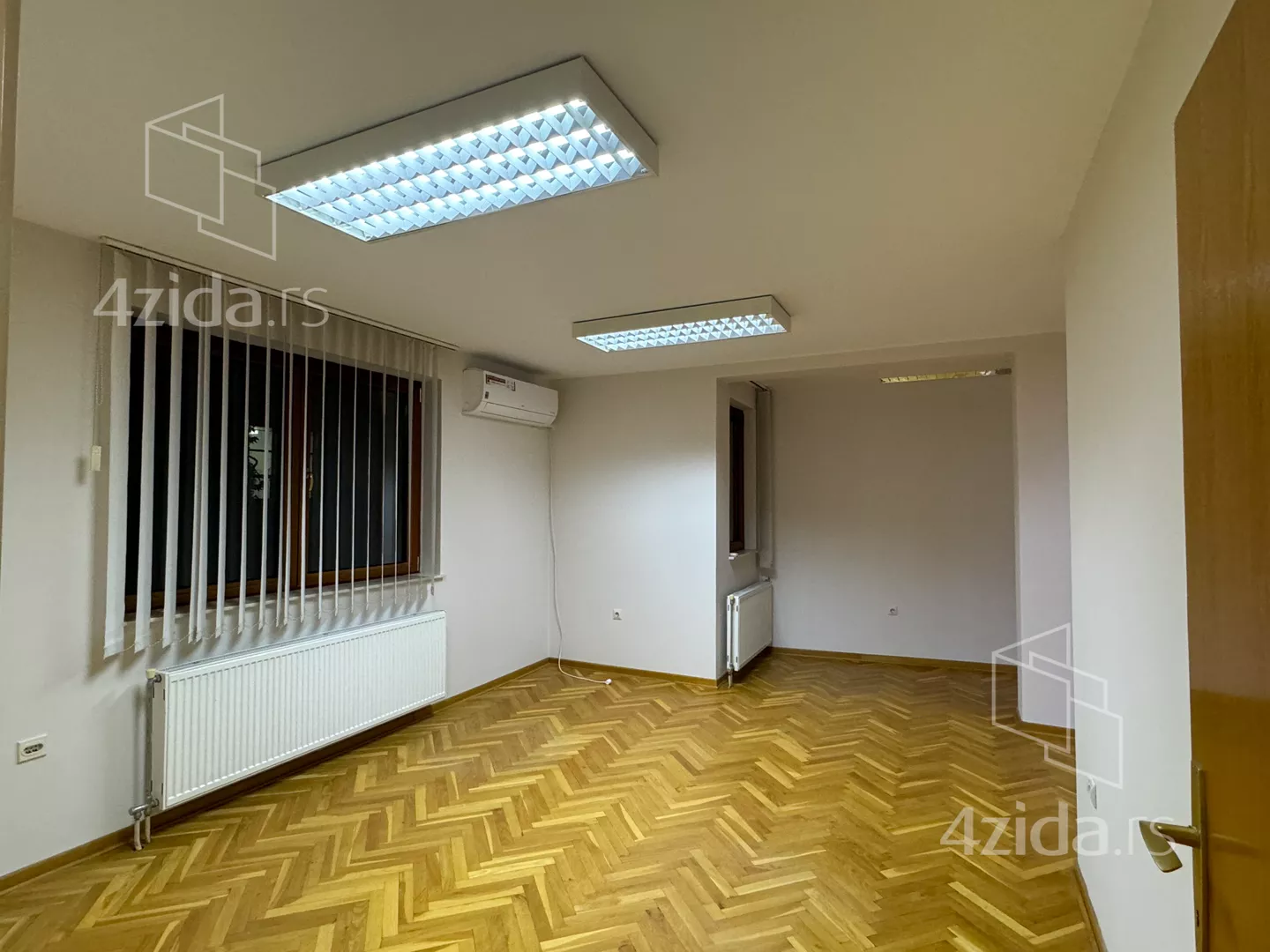 Četvoroiposoban stan | 4zida