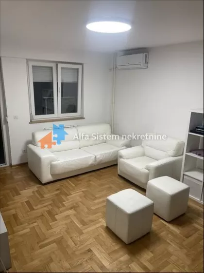 Klinički Centar | 4zida.rs