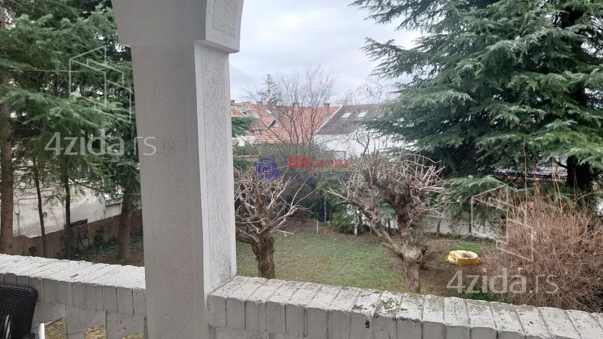 Šestosoban stan | 4zida