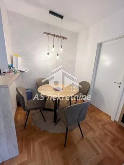 Autokomanda | 4zida.rs