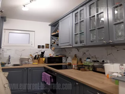 CRVENI KRST | 4zida.rs