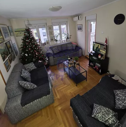 Cara Dušana | 4zida.rs