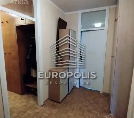 Četvoroiposoban stan | 4zida
