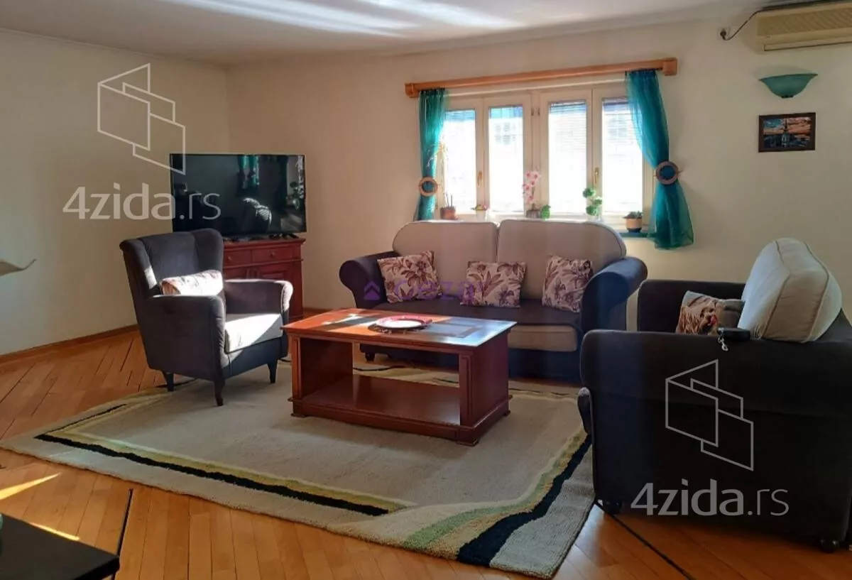 Petosoban stan | 4zida