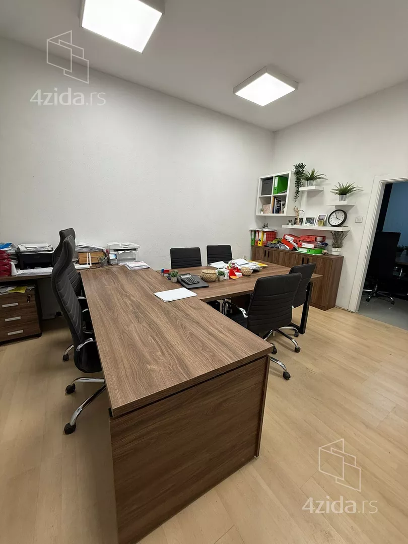 Poslovni prostor | 4zida