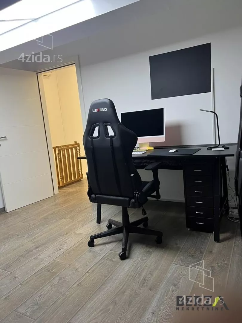 Šestosoban stan | 4zida