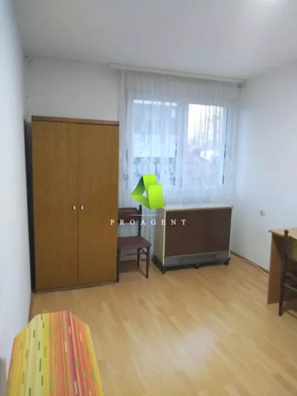 Crveni Pevac | 4zida.rs