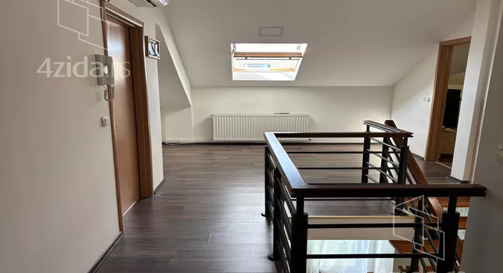 Šestosoban stan | 4zida