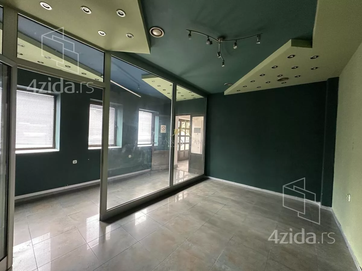 Poslovni prostor | 4zida