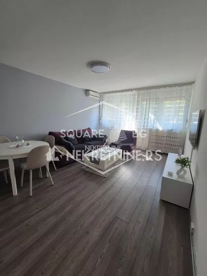 Studentska | 4zida.rs