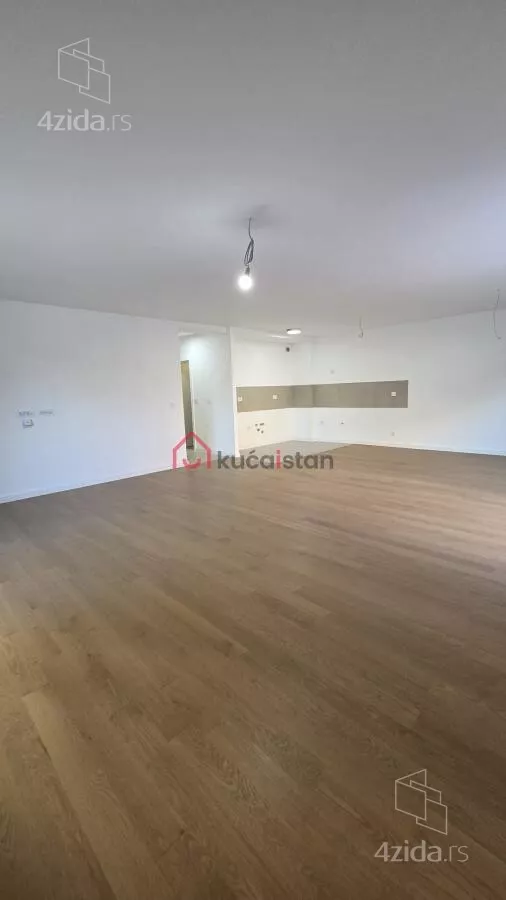 Četvoroiposoban stan | 4zida