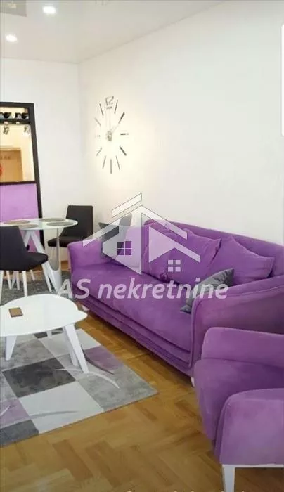 Crveni Krst Vračar | 4zida.rs