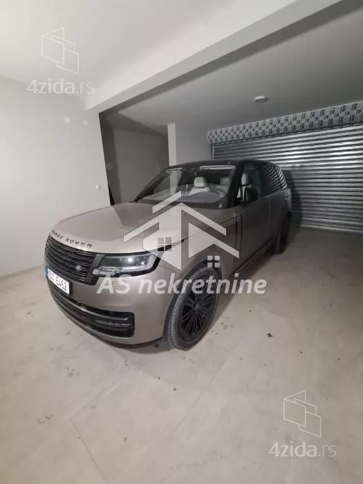 Šestosoban stan | 4zida