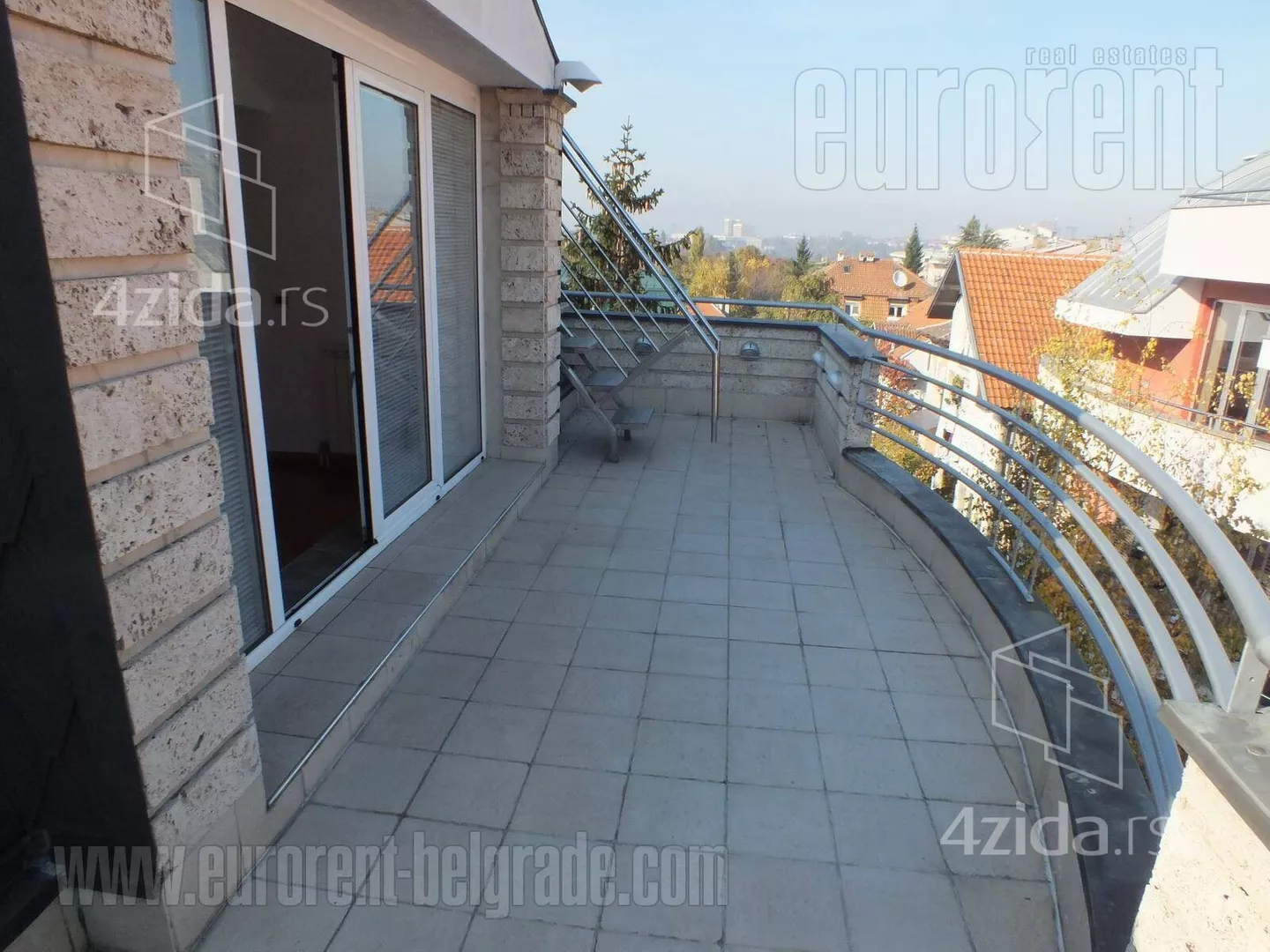 Sedmosoban stan | 4zida