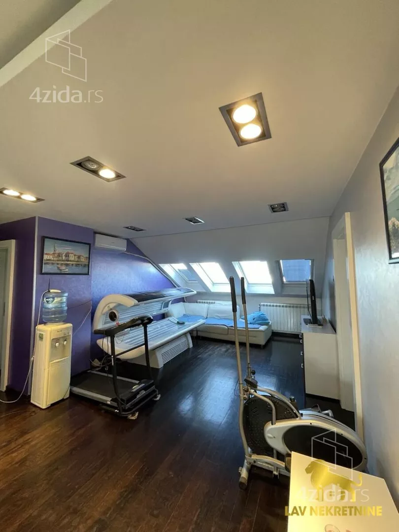 Šestosoban stan | 4zida